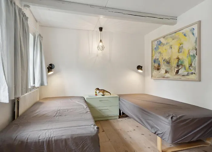 Pet Friendly In With Kitchen Holiday home *