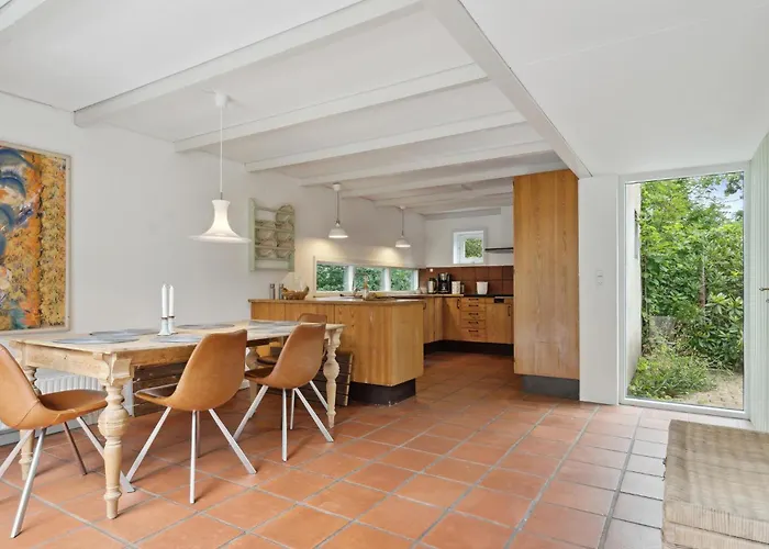 Pet Friendly In With Kitchen Holiday home *